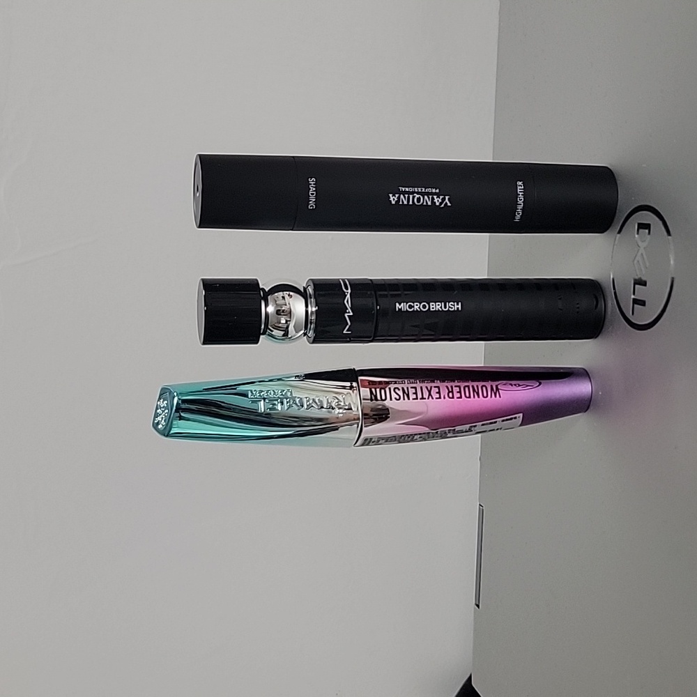 Set of 3 ( 1 Rimmel Wonder' Extension Mascara, 1 MAC Micro Brush, 1 Yanoina #03)
